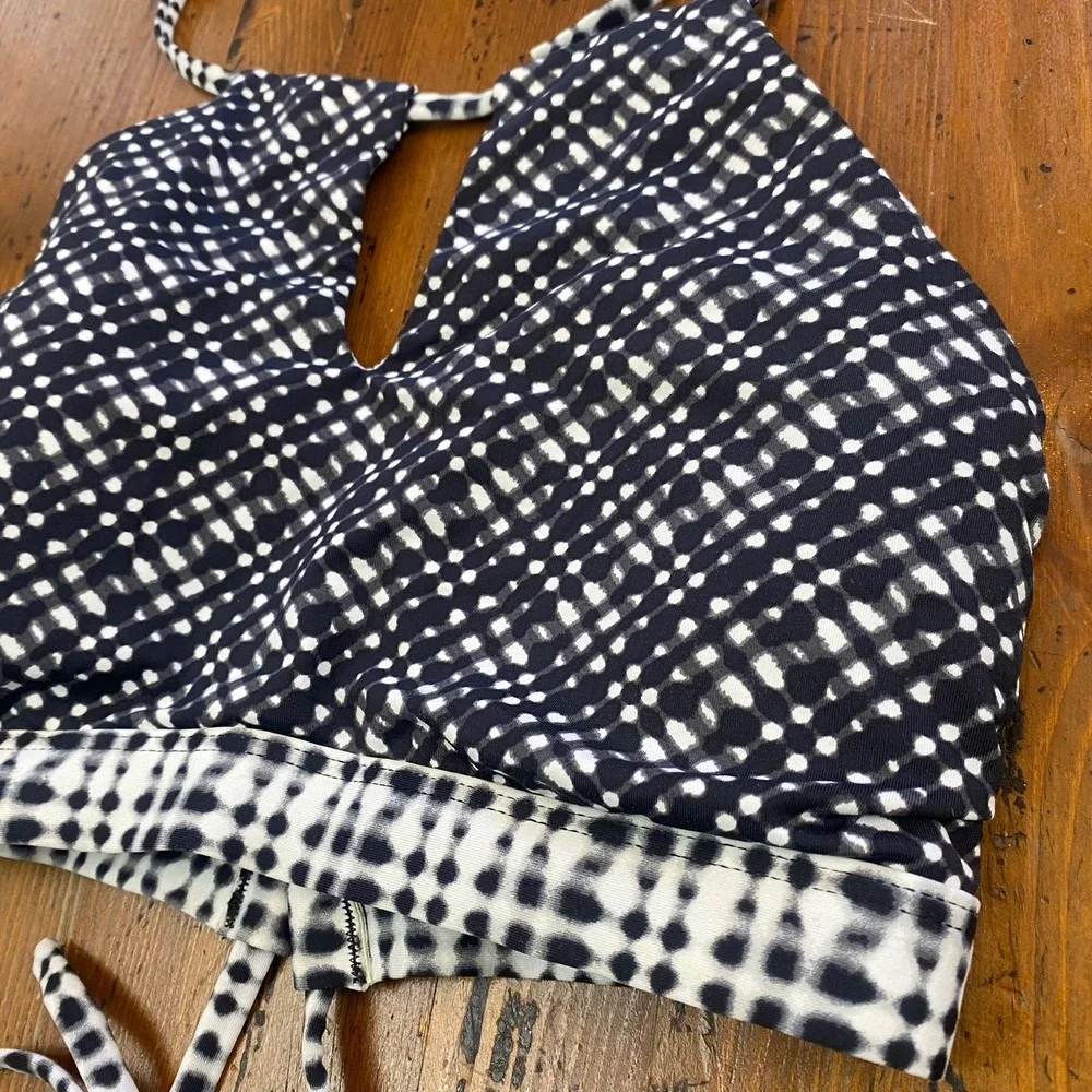 Athleta Halter Neck Keyhole Swimsuit Top Black White Dotted‎ Print Size S